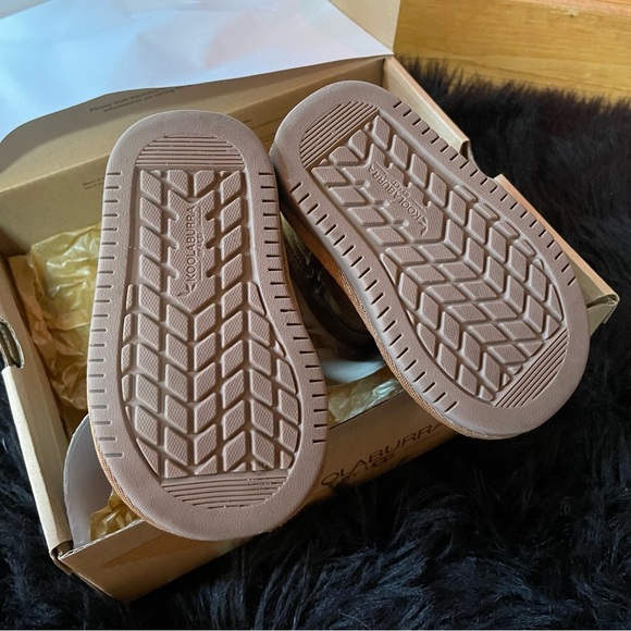 Koolaburra Brown and White Ankle Boots with Cozy Lining‎ - Picture 3 of 8